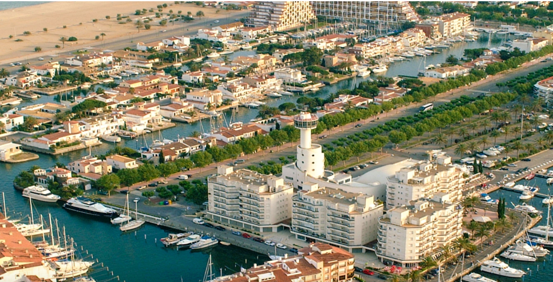 Salón náutico. La mejor marina residencial de Europa, destino para los amantes del mundo náutico.